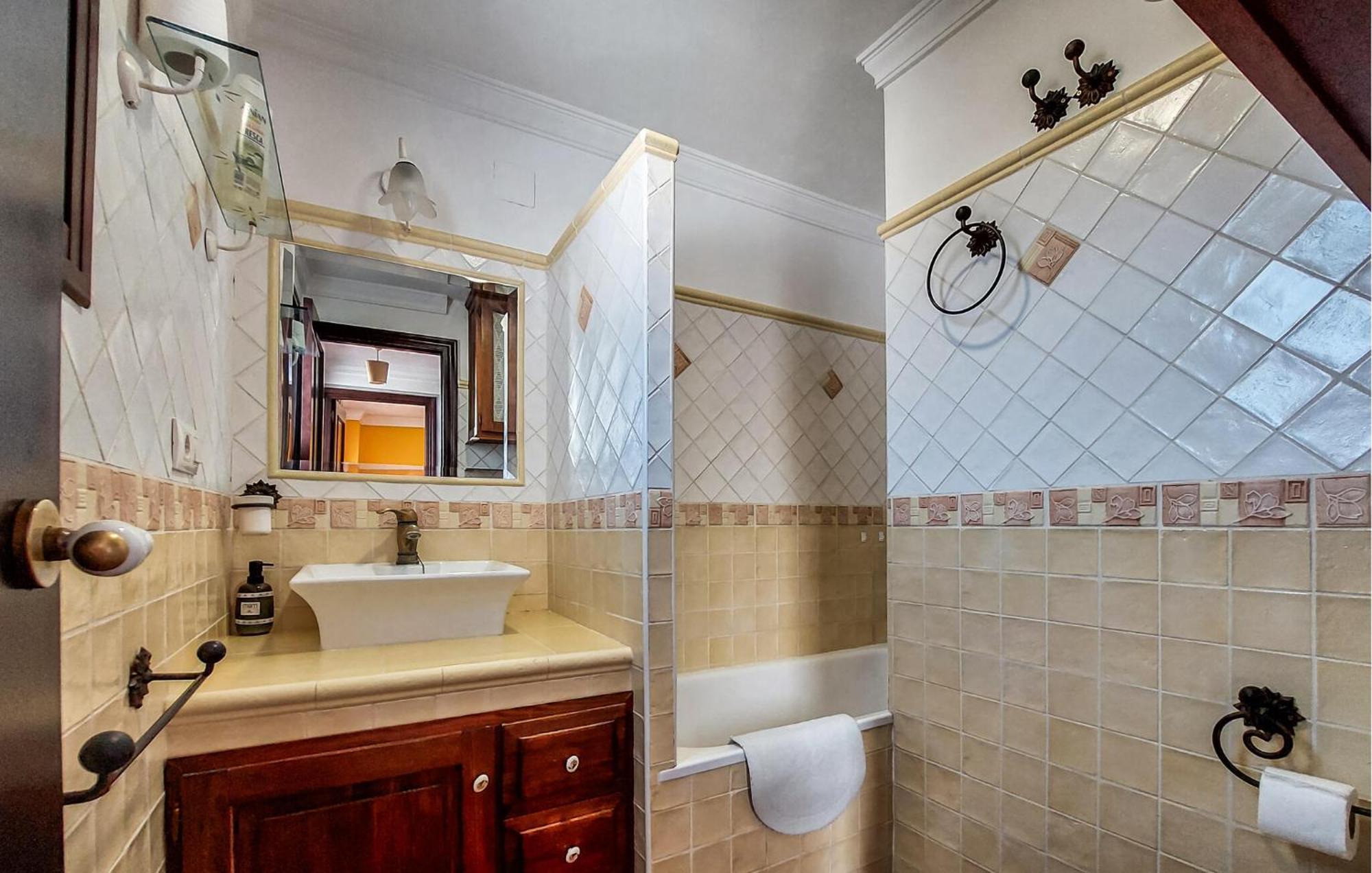 2 Bedroom Cozy Home In กราซาเลมา ภายนอก รูปภาพ